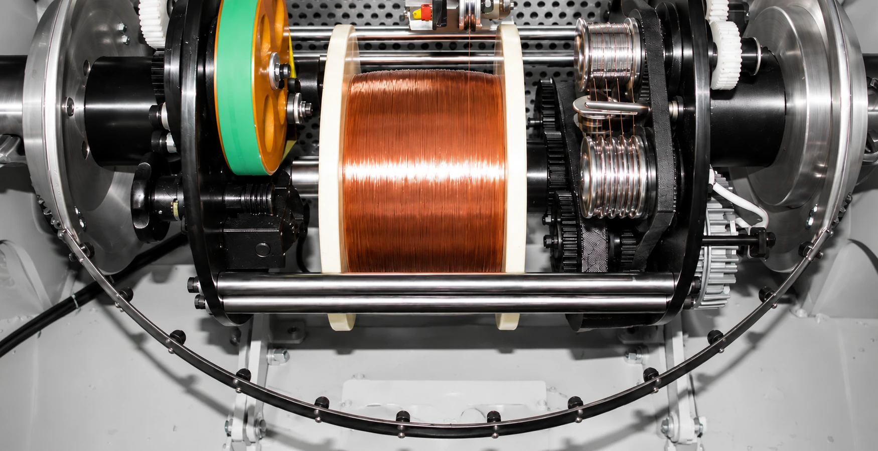 3D visualization: Bunching machine with its enclosure open, showing the reel and rotating assembly